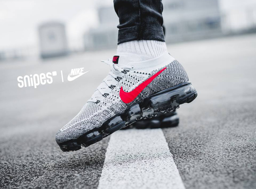 Vapormax deals gris rouge