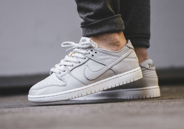 Chaussure Nike Dunk Low Pro SB Deconstructed Grise Light Bone