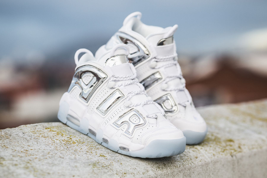 nike wmns air more uptempo chrome