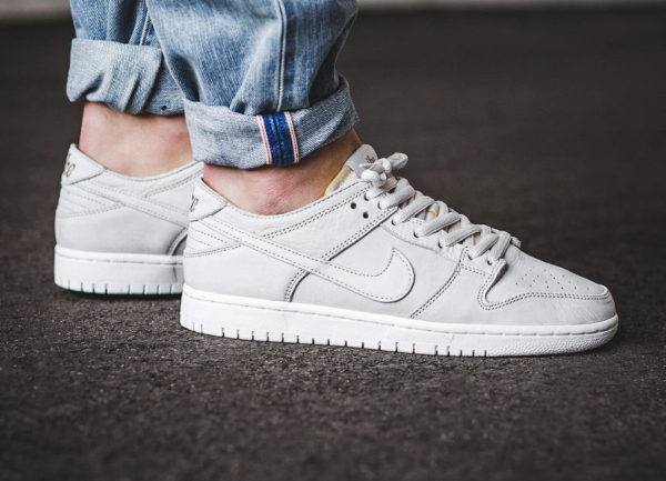 dunk low sail light bone stockx
