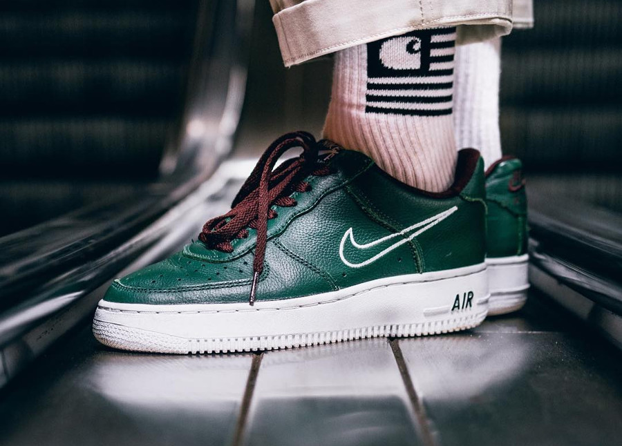 air force 1 hong kong 2001