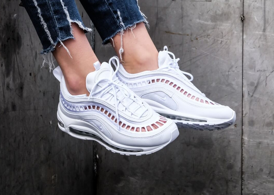 Chaussure Nike Air Max 97 Ultra '17 SI White blanche on feet (petites ouvertures)