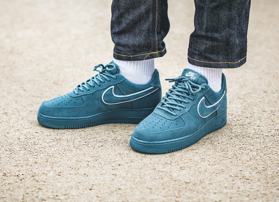 air force 1 lv8 on feet