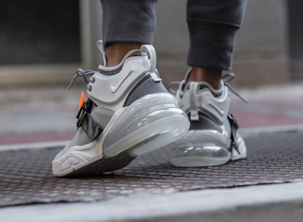 Nike Air Force 270 Mid Grise Wolf Grey 