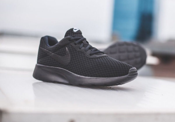 nike tanjun noir