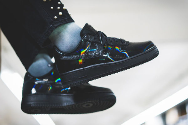 Chaussure Nike Air Force 1 '07 LX Black Iridescent (cuir noir irisé)