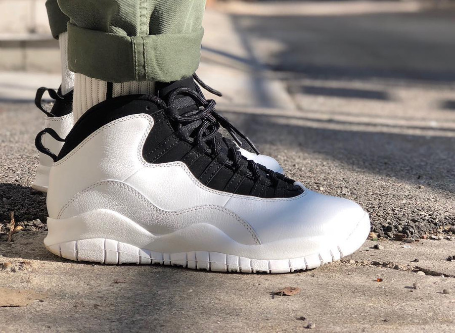 retro 10 on feet