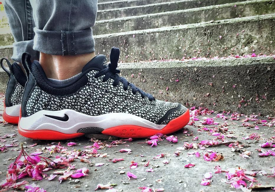 nike air oscillate safari