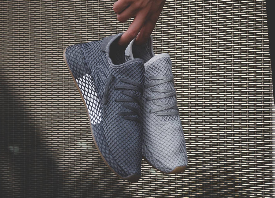 adidas deerupt runner triple white