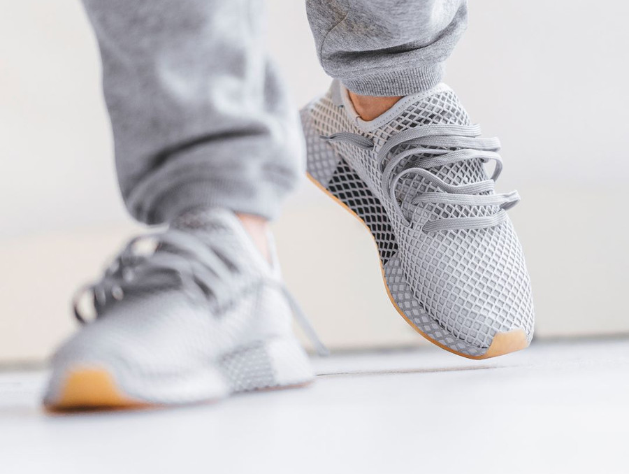 adidas deerupt runner triple white