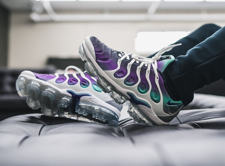 Chaussure Nike Air VaporMax Plus Requin Grape Fierce Purple homme on feet