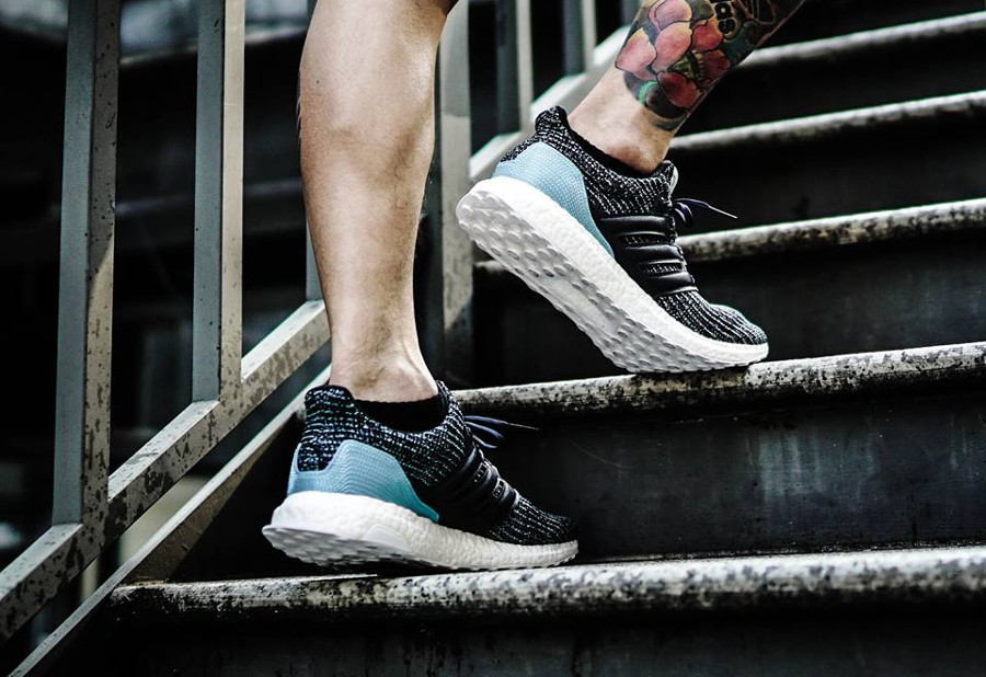 ultra boost 4.0 rainbow on feet