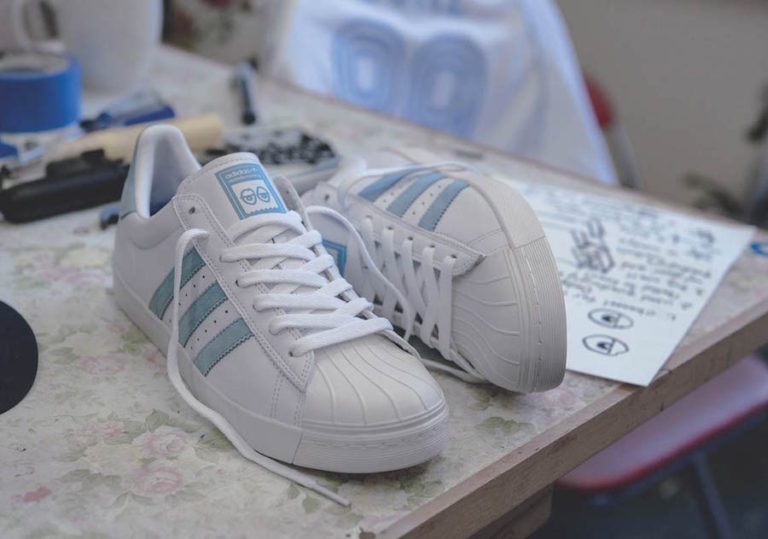 Superstar blanche et bleu ciel on sale