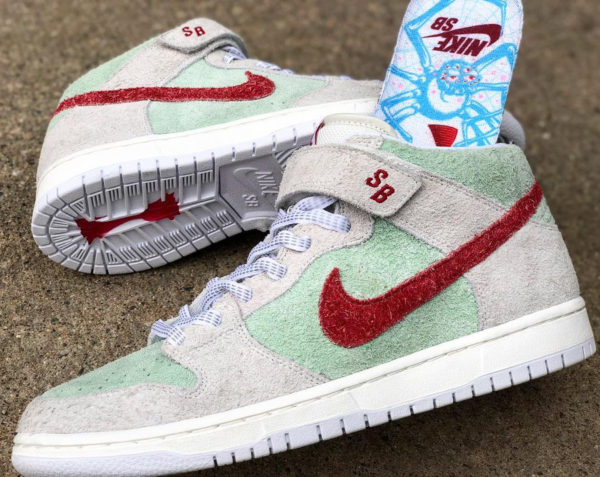 nike dunk sb white widow
