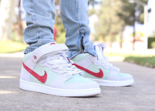 sb dunk white widows