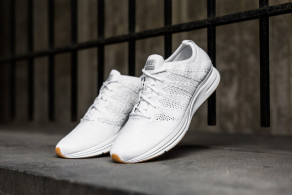 nike semelle blanche