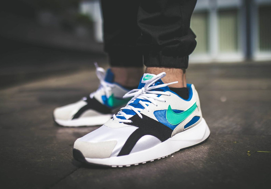 Nike pantheos on feet outlet