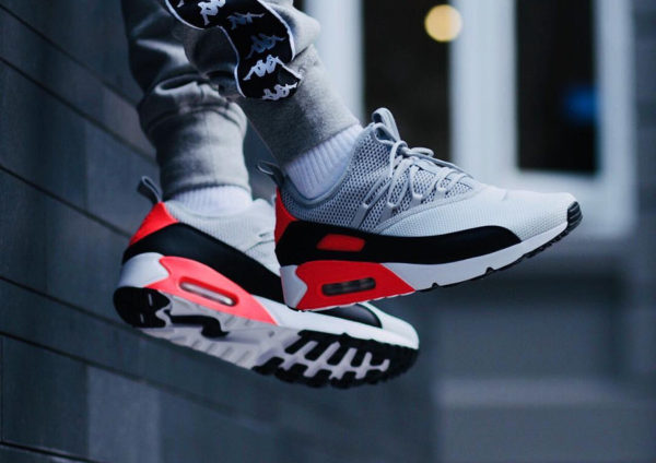 nike air max 90 ez on foot