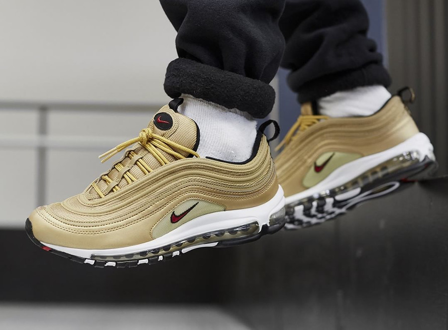 nike air max 97 gold and black