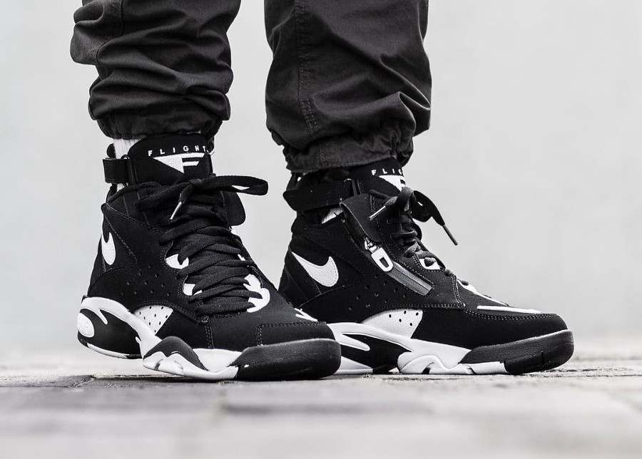 Descomponer Terminología Disparidad Review] Nike Air Maestro Pippen II 2 LTD 'Black/White' on feet