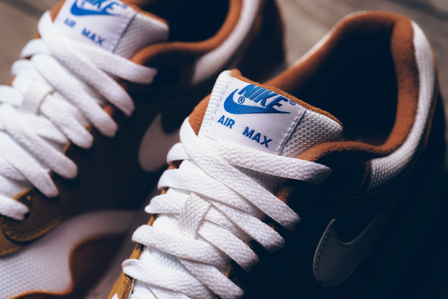 Review Où trouver la Nike Air Max 1 Dark Curry Atmos  ?