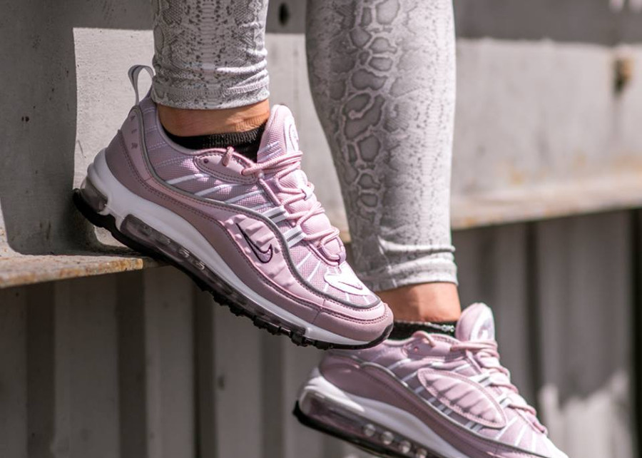 relais Rekwisieten tabak Review] Où trouver la Nike Air Max 98 femme Barely Rose ?