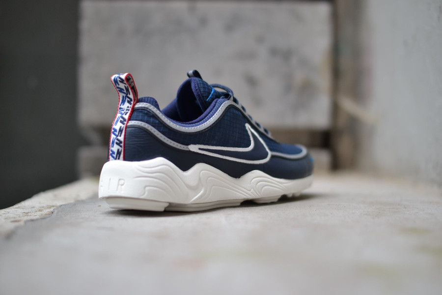 nike spiridon bleu