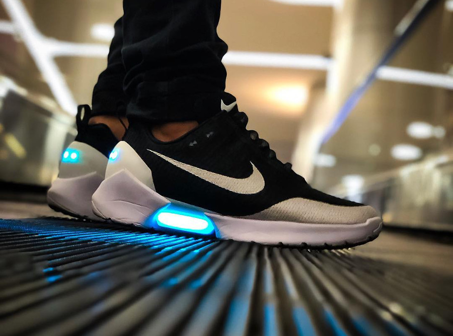 Nike hyperadapt sales 1.0 triple white