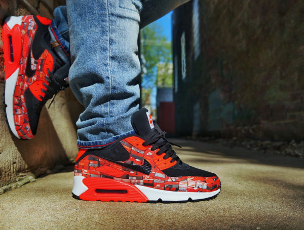 chaussure-atmos-nike-air-max-90-og-infrared-we-love-nike-on-feet (2)