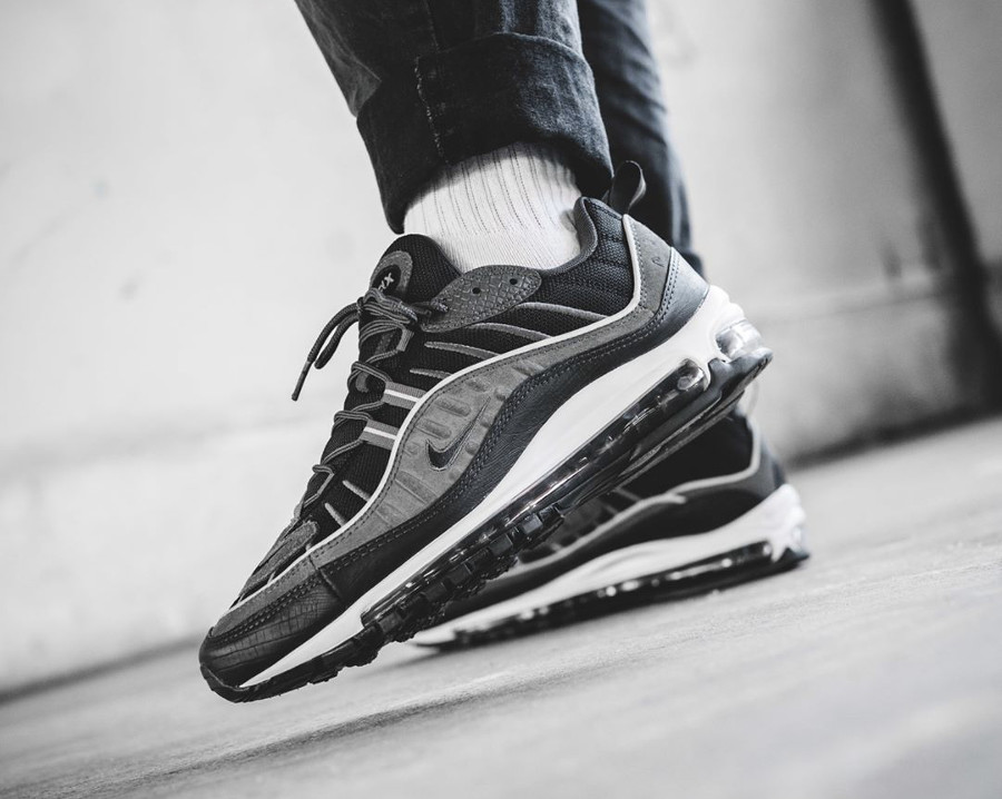 air max 98 black on feet