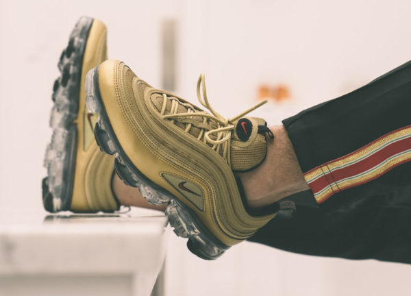 air max 97 gold on feet