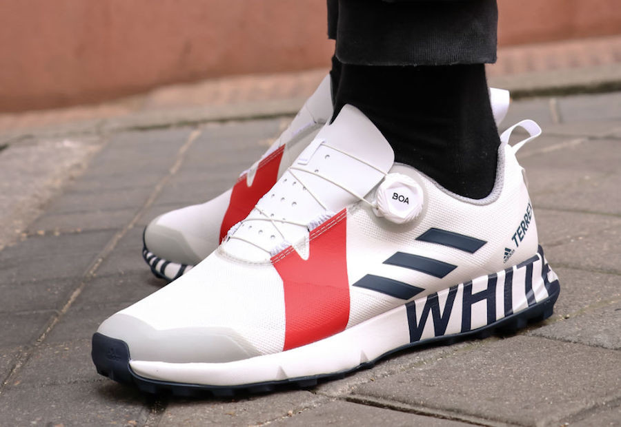 chaussure-white-mountaineering-adidas-terrex-two-boa-blanche-rouge-on-feet (3)