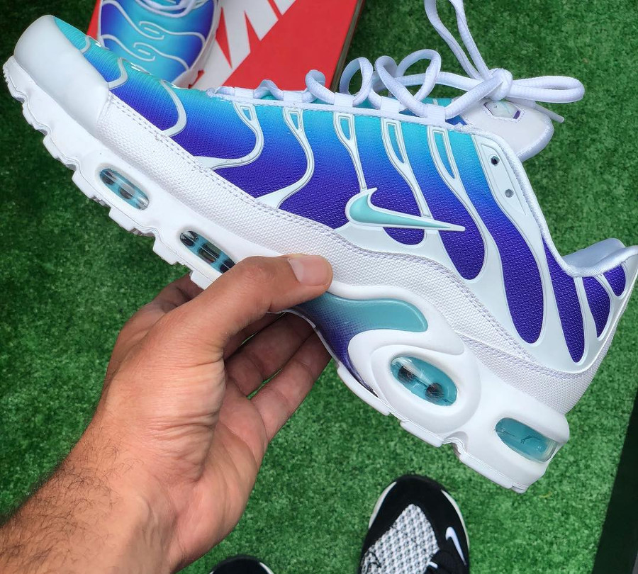 nike air max plus bleached aqua