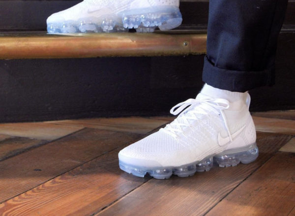 Review : Nike Air Vapormax Flyknit 2 blanche Pure Platinum on feet