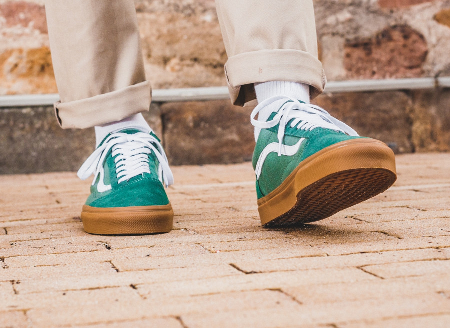 : Old Skool Gumsole 'Duck Green' on feet