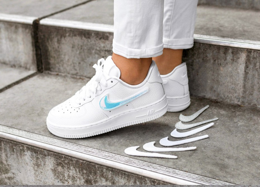 scratch swoosh nike