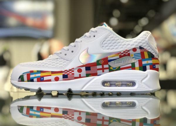 evenwichtig controller zwemmen Comment acheter la Nike Air Max 90 NIC QS International Flag ?