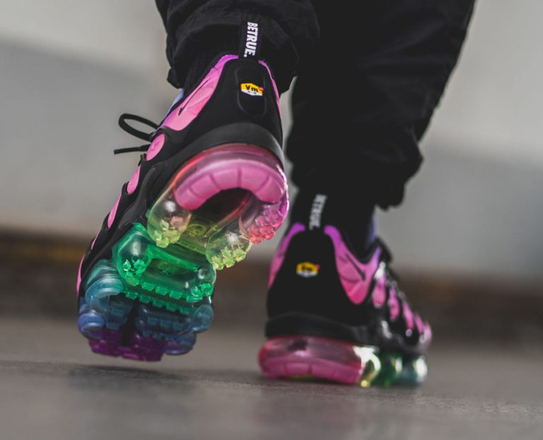 tn vapormax arc en ciel