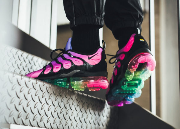 Pride vapormax sale