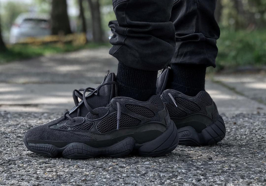 f36640 que vaut la Restock Adidas Yzy Desert Rat 500 noire Utility Black
