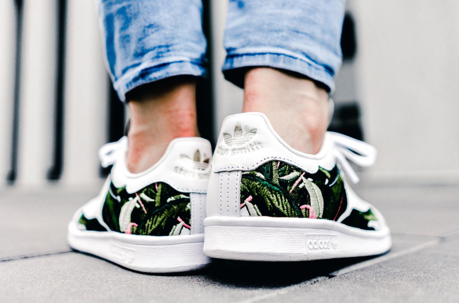 stan smith blanche avec fleurs