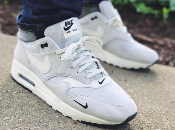 nike air max 1 mini swoosh pure platinum