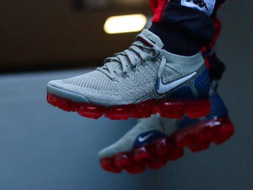 vapormax plus blanche rouge