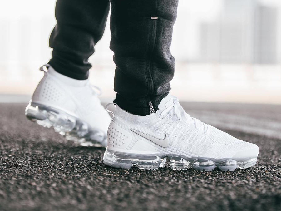 nike vapormax 2 flyknit white