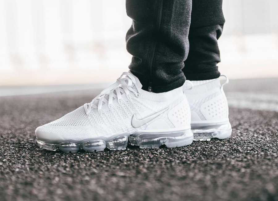 air vapormax flyknit 2 white vast grey