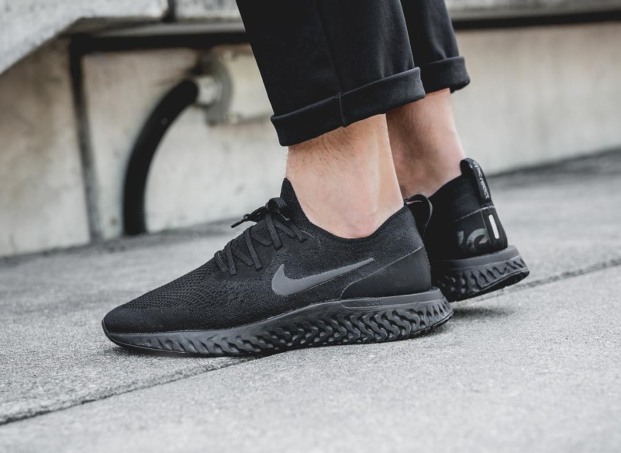 nike epic react flyknit black on feet