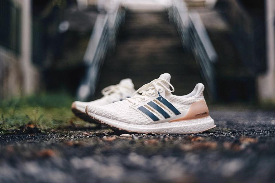 adidas ultra boost Beige homme