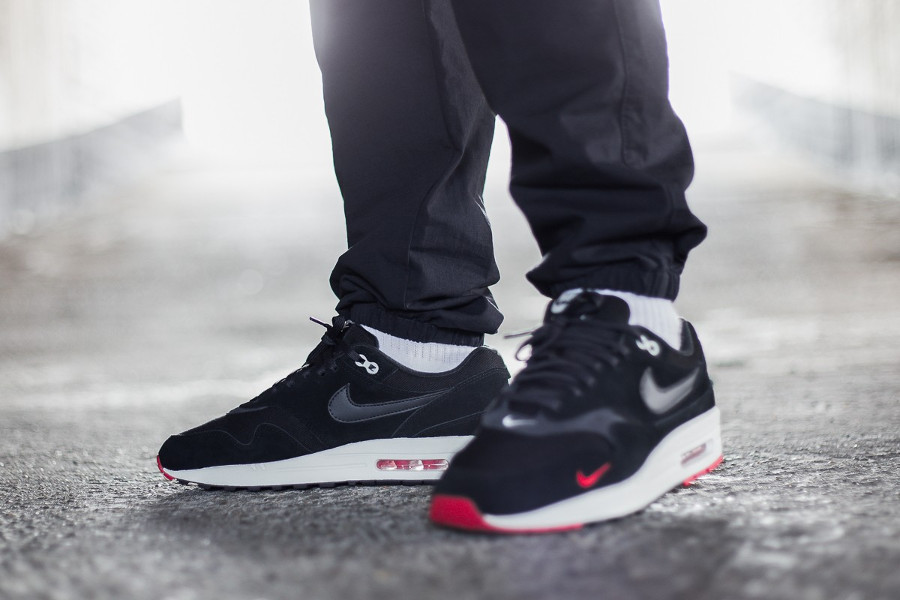 air max 1 bred on feet