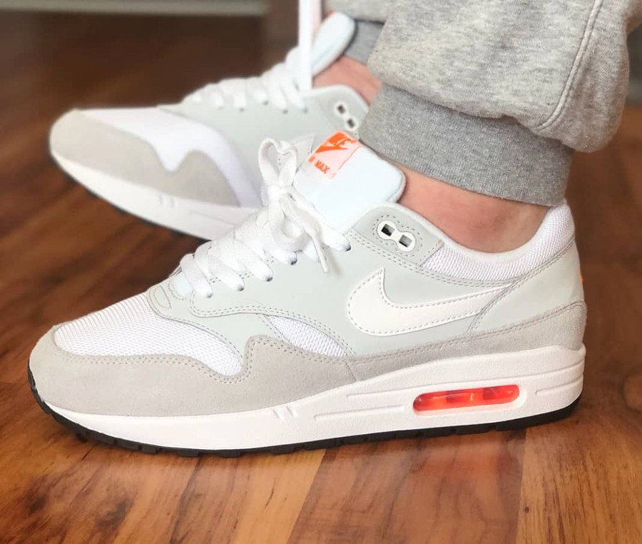 air max 1 pure platinum total orange