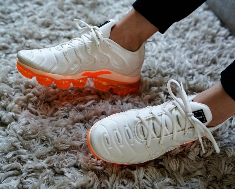 vapormax plus orange creamsicle